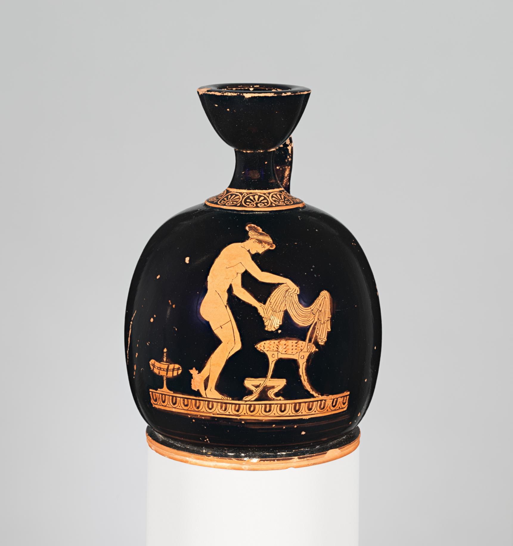 Terracotta squat lekythos (oil flask), Image 1/2