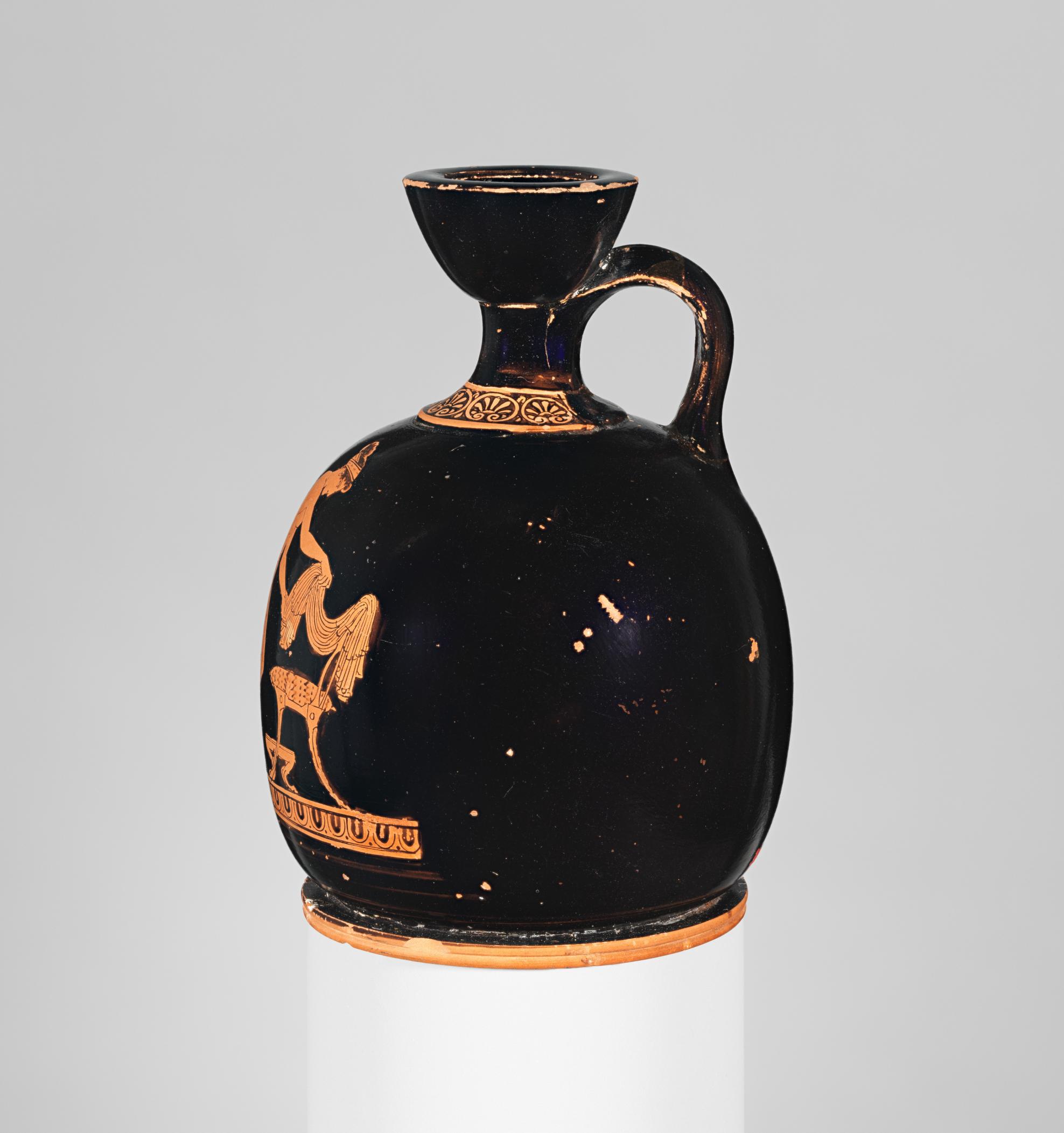 Terracotta squat lekythos (oil flask), Image 2/2