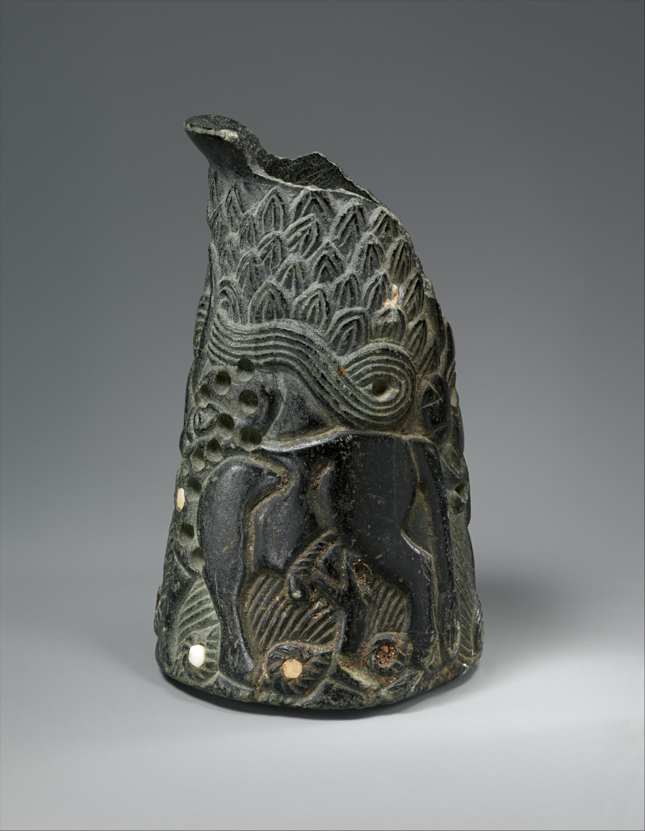 Vessel with two zebu, Image 2/4