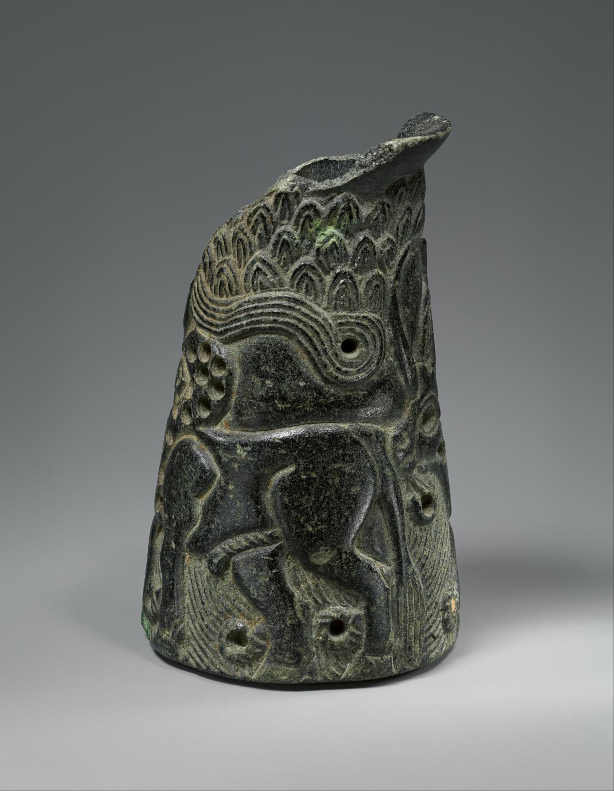 Vessel with two zebu, Image 3/4