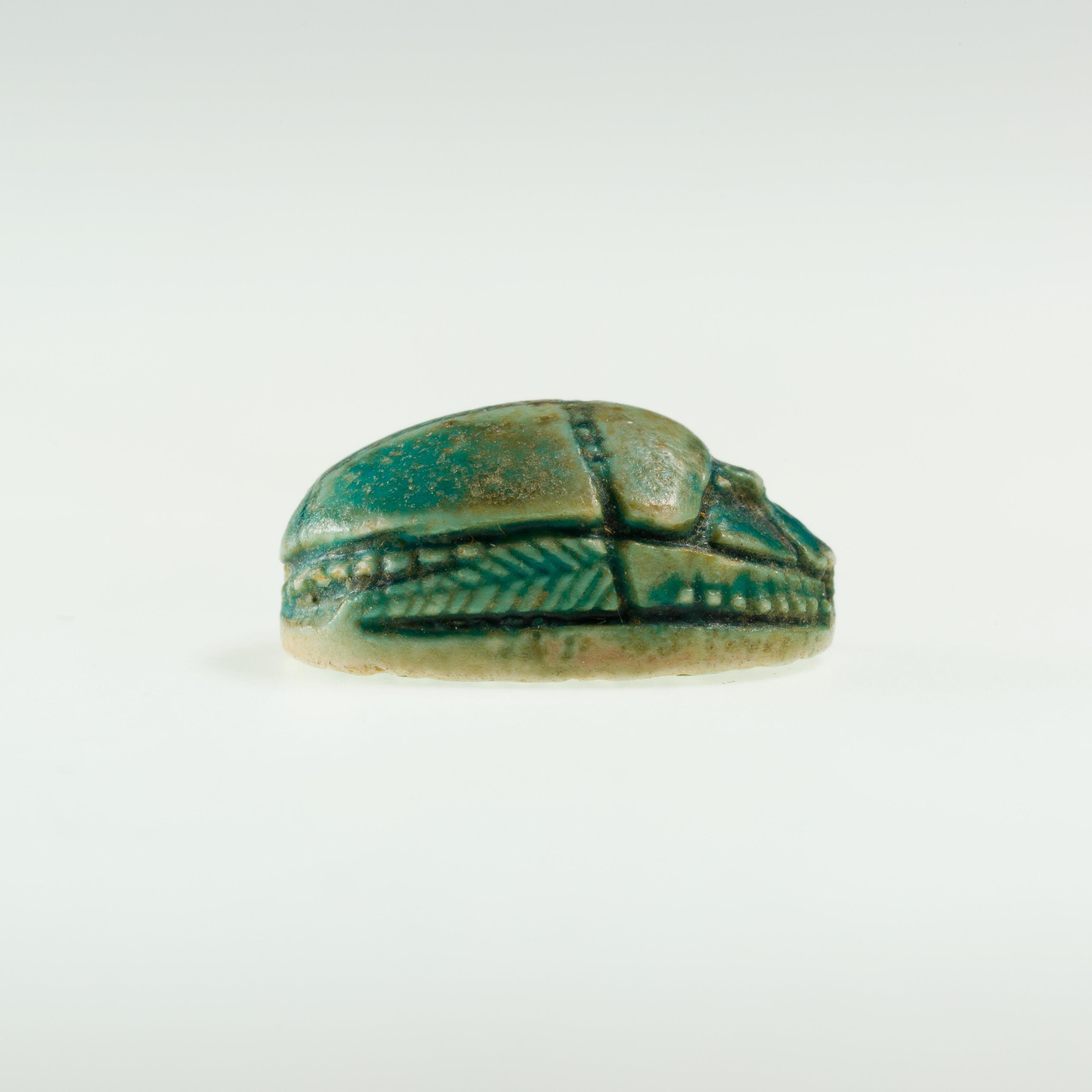 Scarab Incised with Circles and Lotus Flowers, Image 3/4