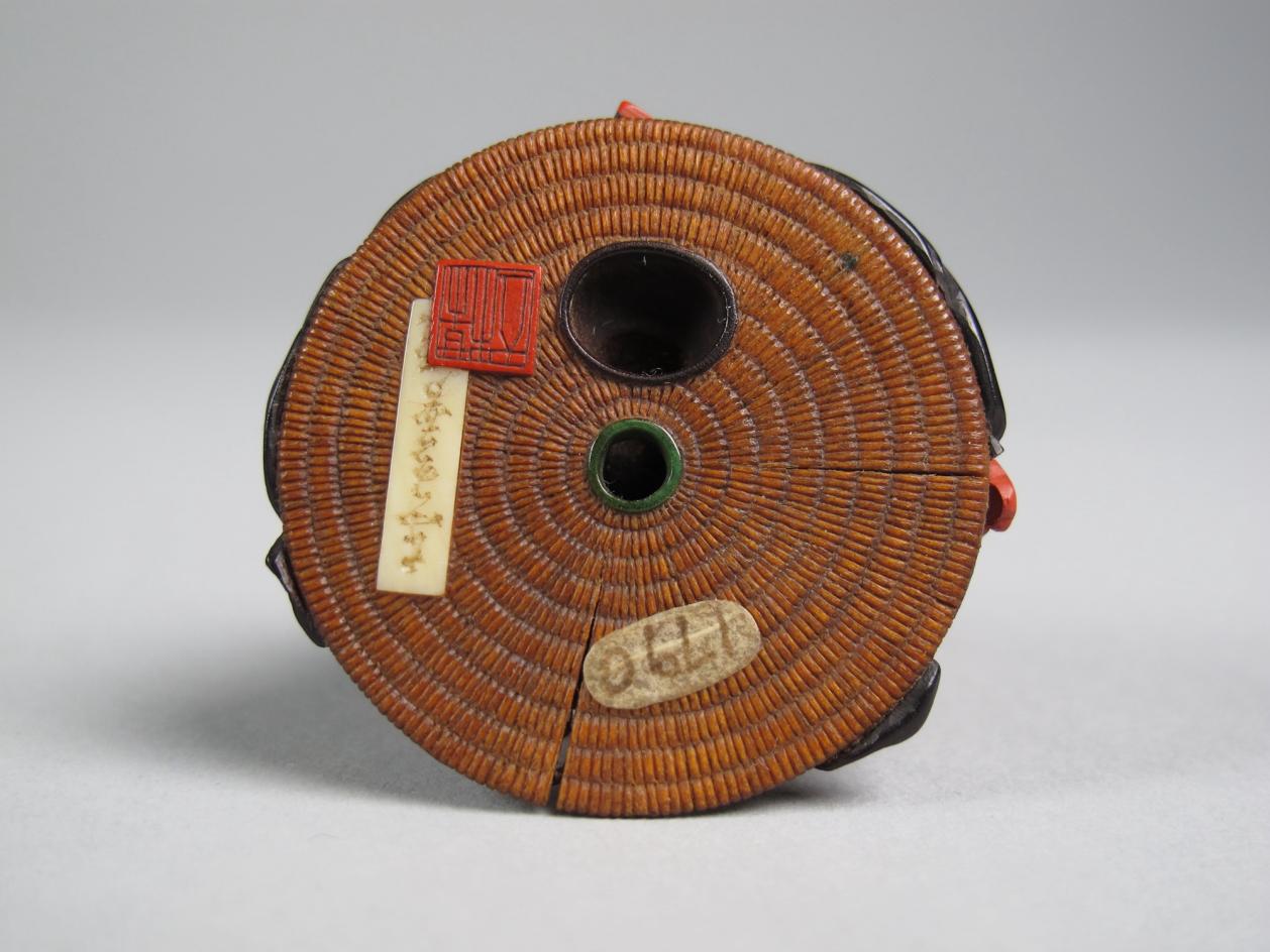 Netsuke of Wood Carver, Image 2/2