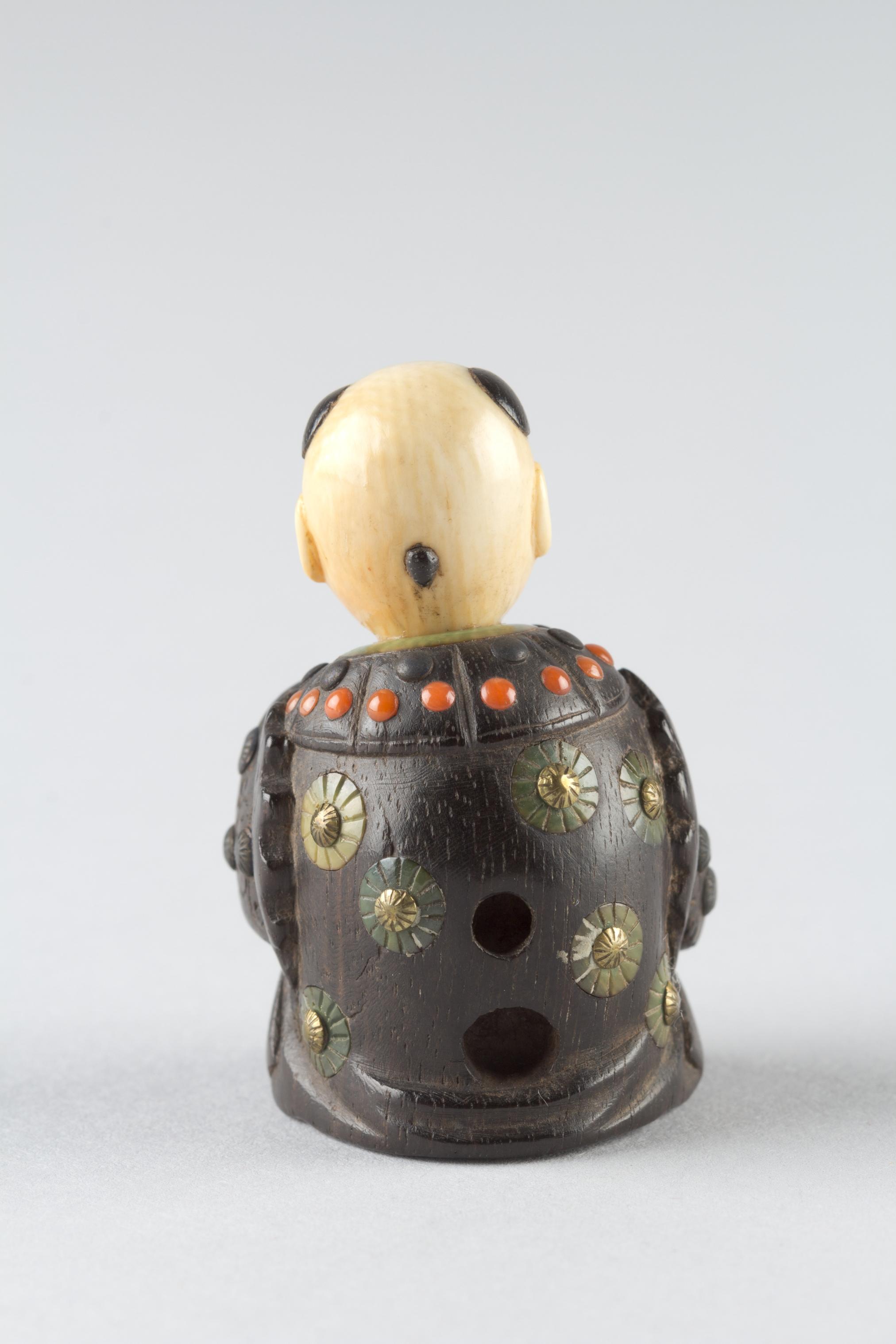 Netsuke of Boy with a Fan, Image 3/5