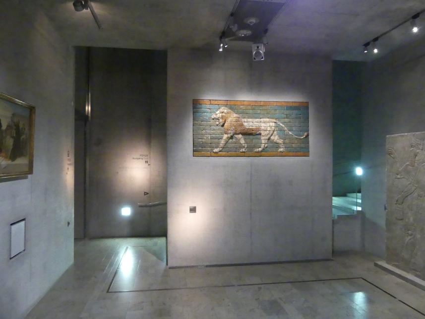 München, Staatliches Museum Ägyptischer Kunst, Saal 11, Bild 3/4