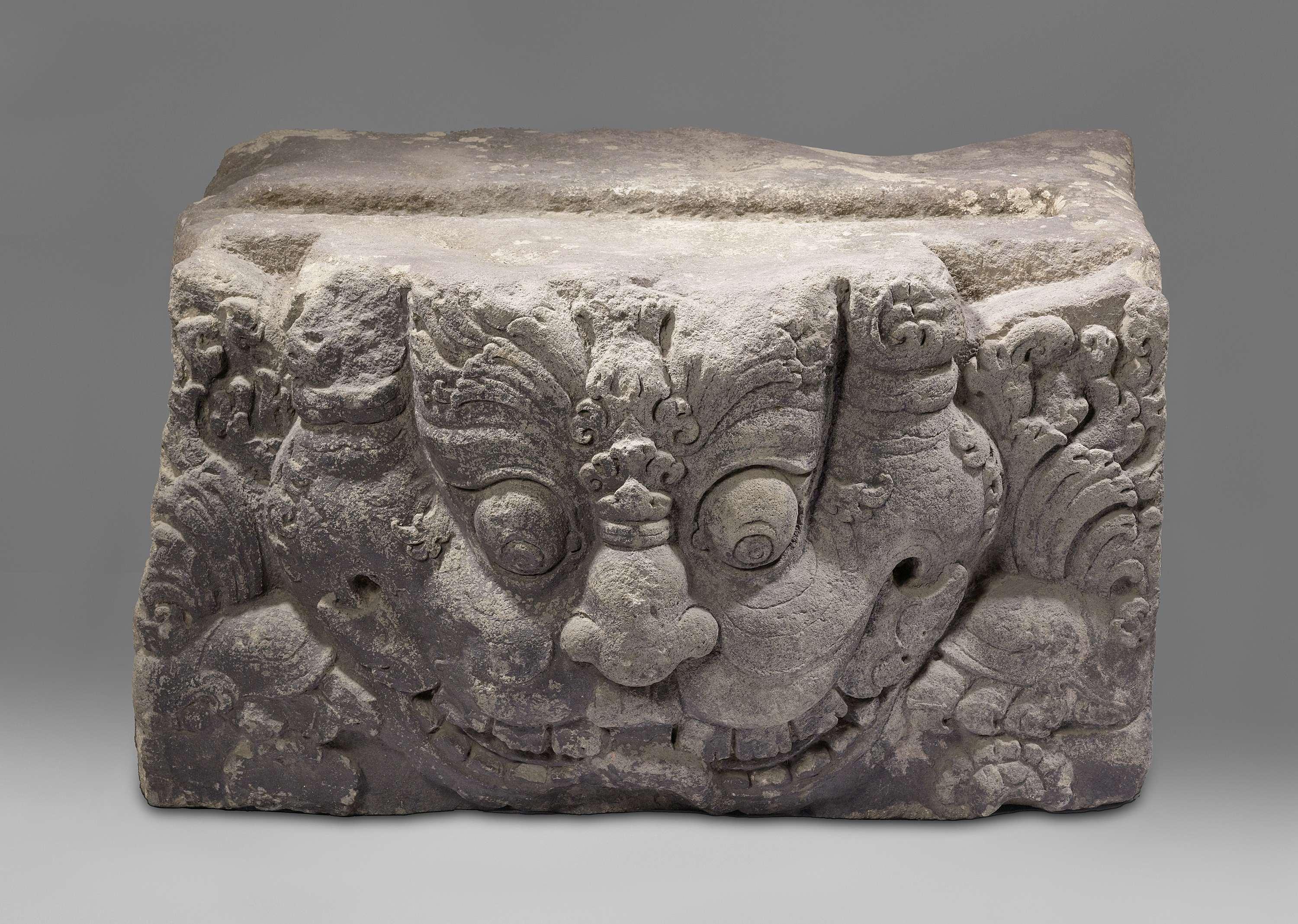 Lintel
