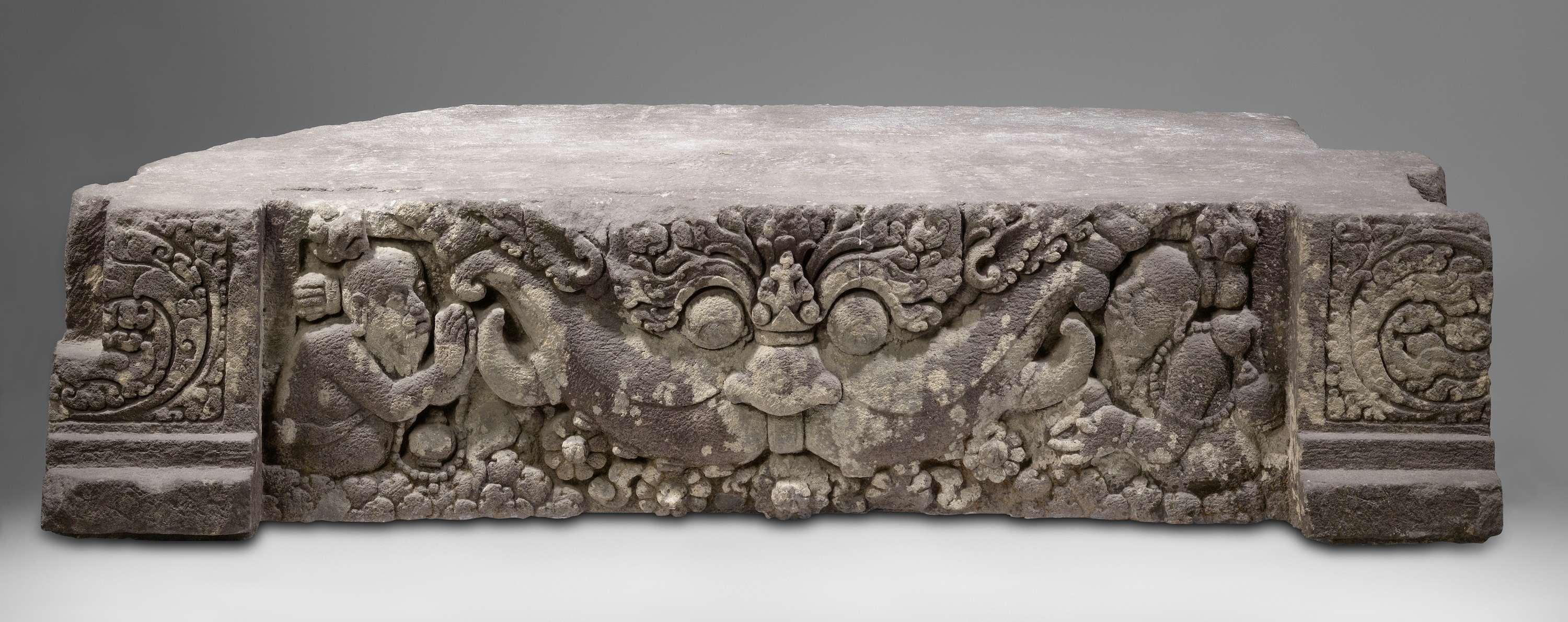 Lintel