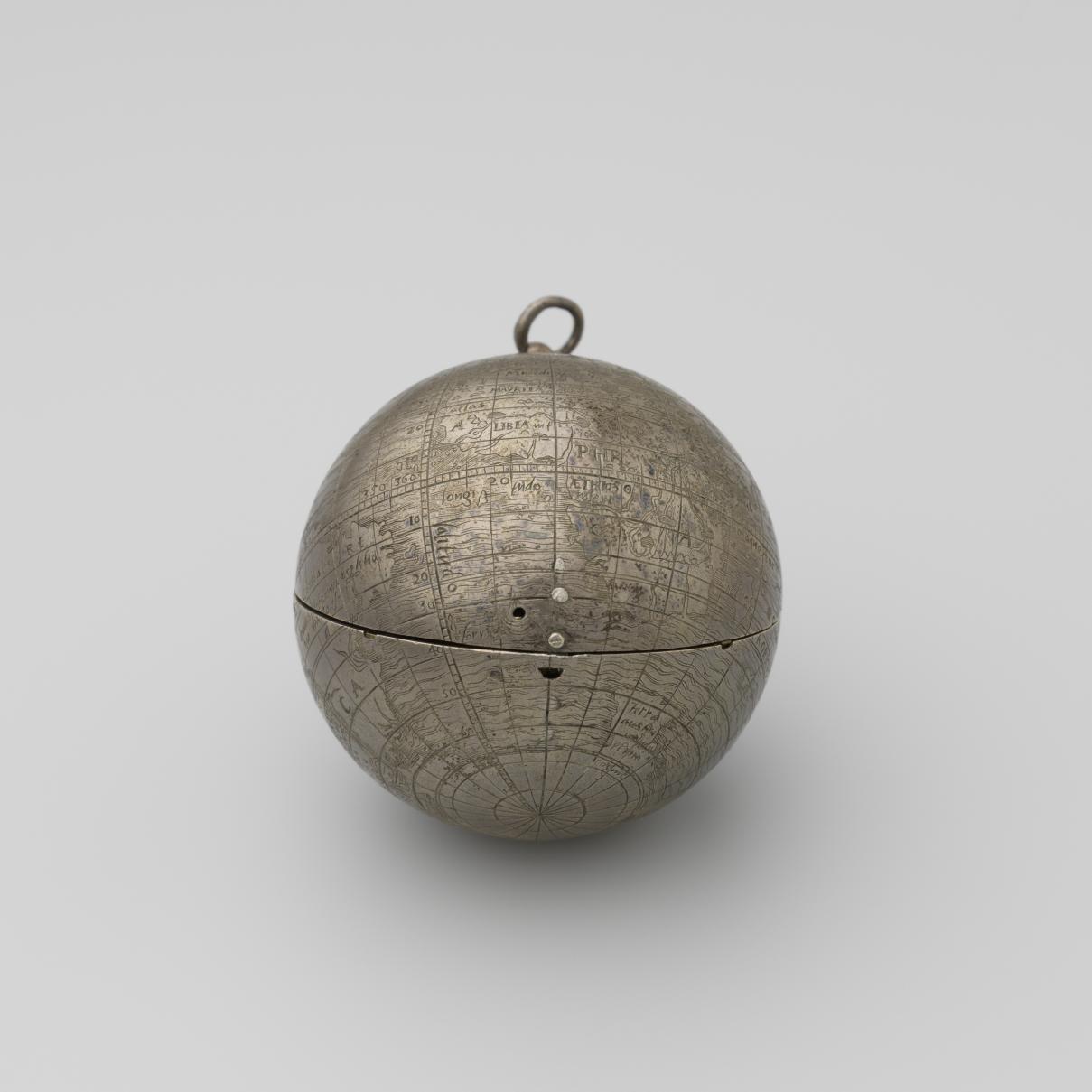 Horloge in de vorm van een wereldbol