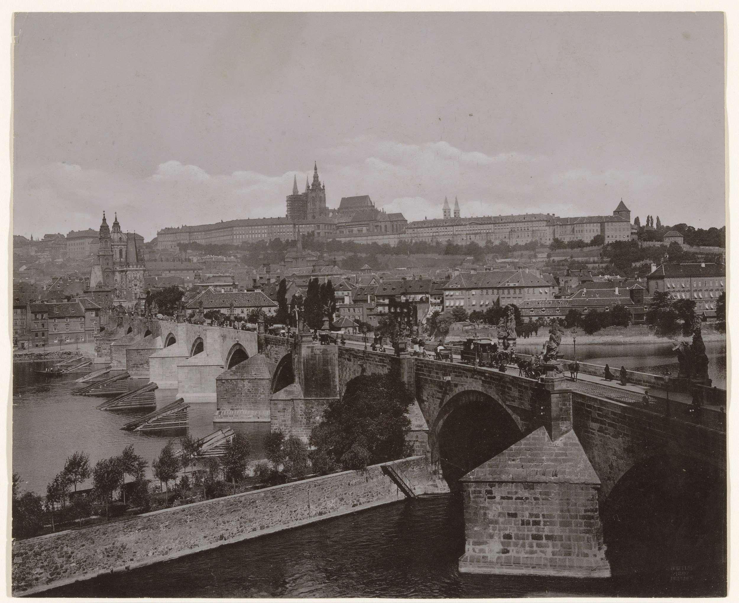 Karelsbrug gezien richting Malá Strana en Hradčany, Praag