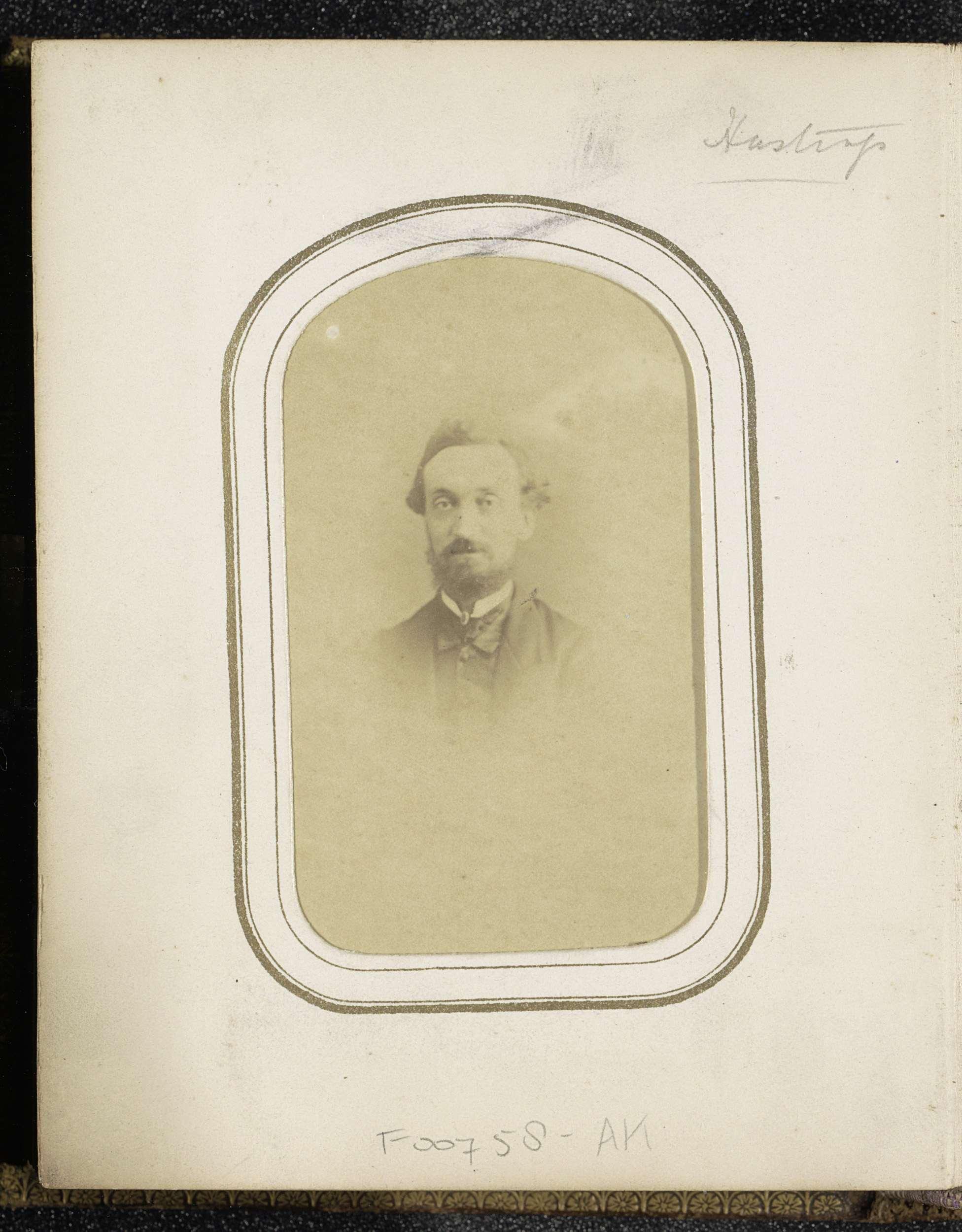 Portret van een man met een baard