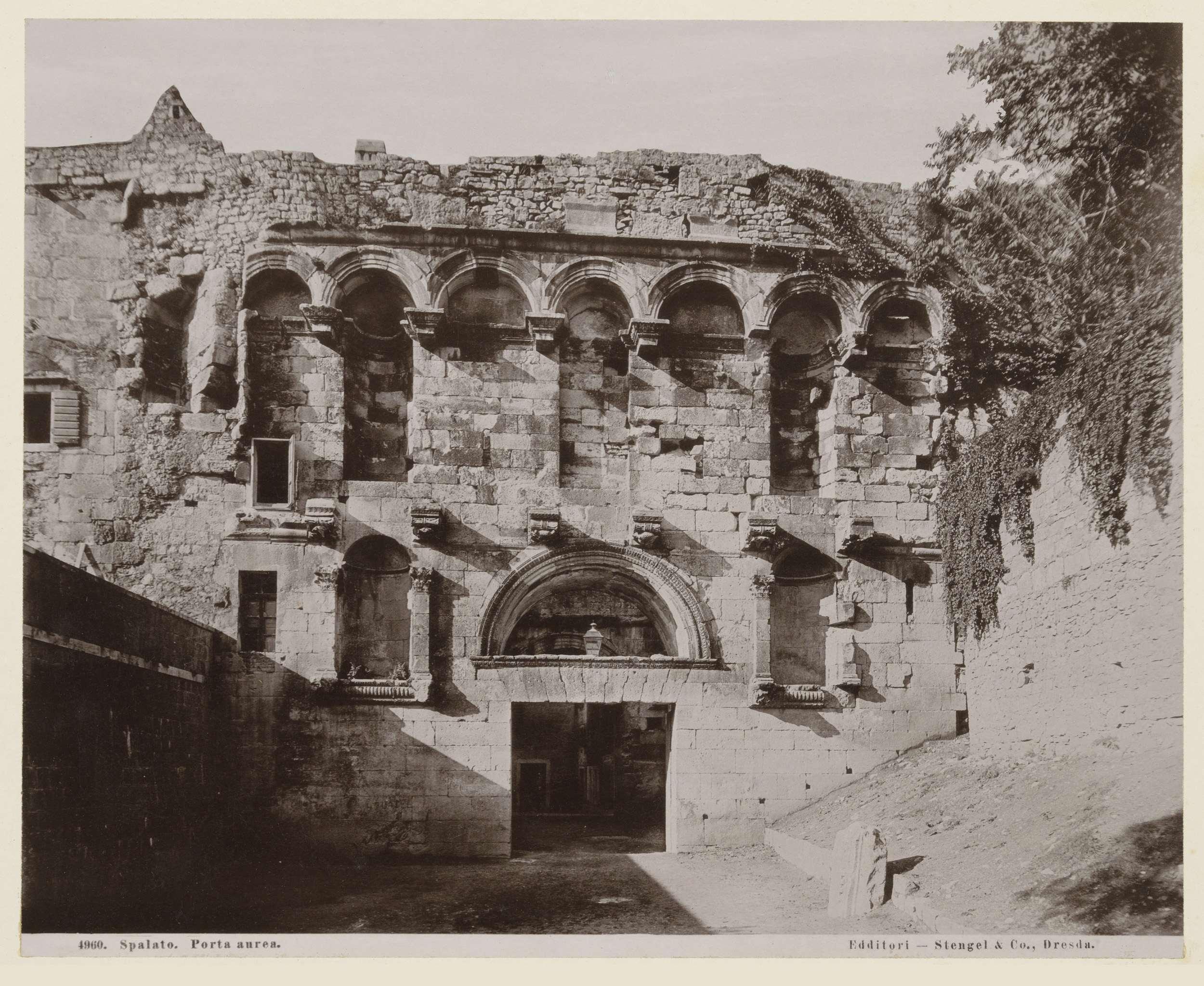 Gouden Poort van het Paleis van Diocletianus in Split