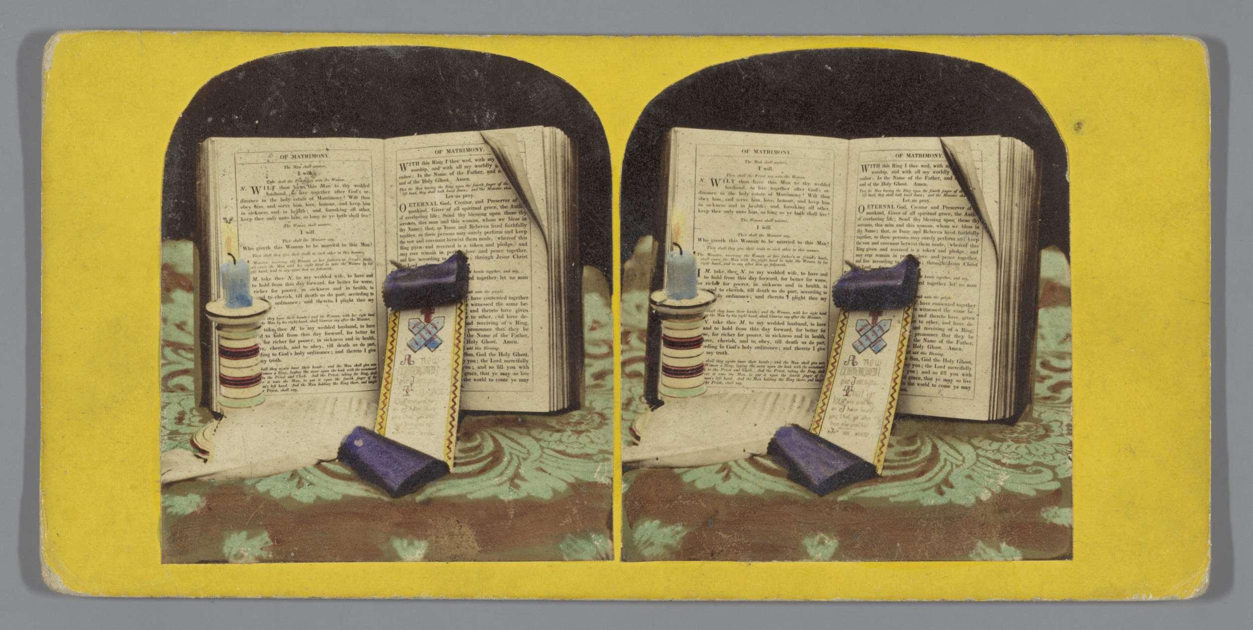 Stilleven met Book of Matrimony, kaars, veerpen en boekenlegger