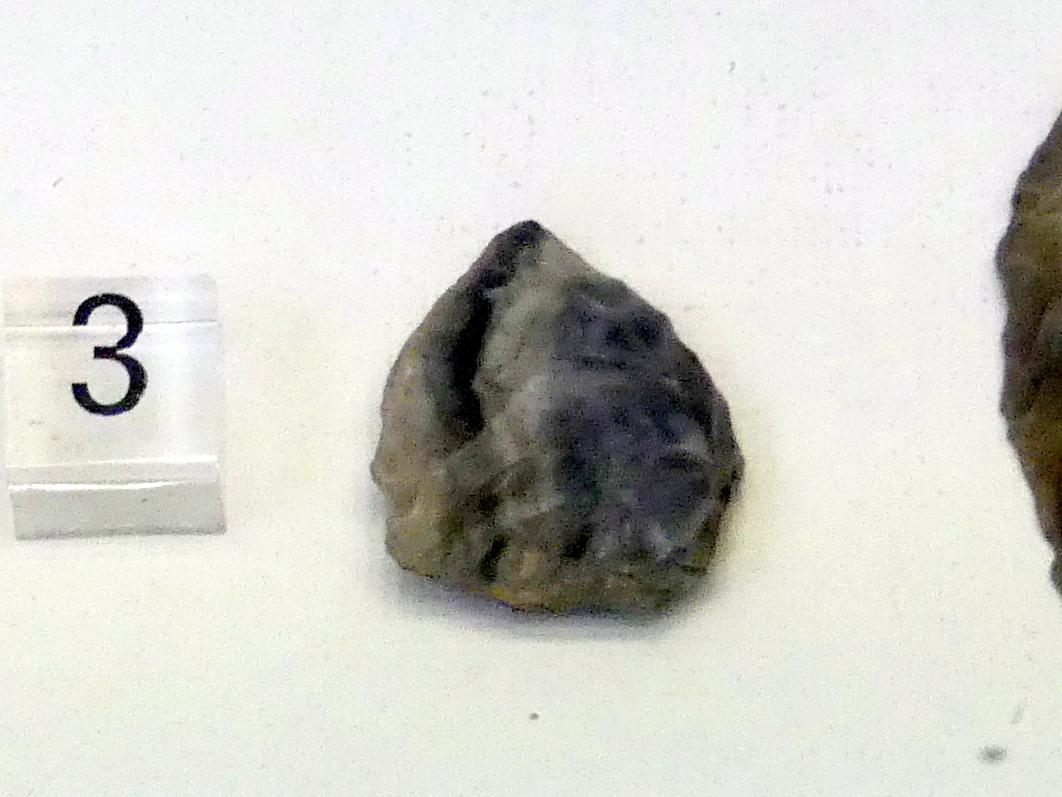 Spitze, Mittelpaläolithikum, 200000 - 31000 v. Chr., Bild 1/2