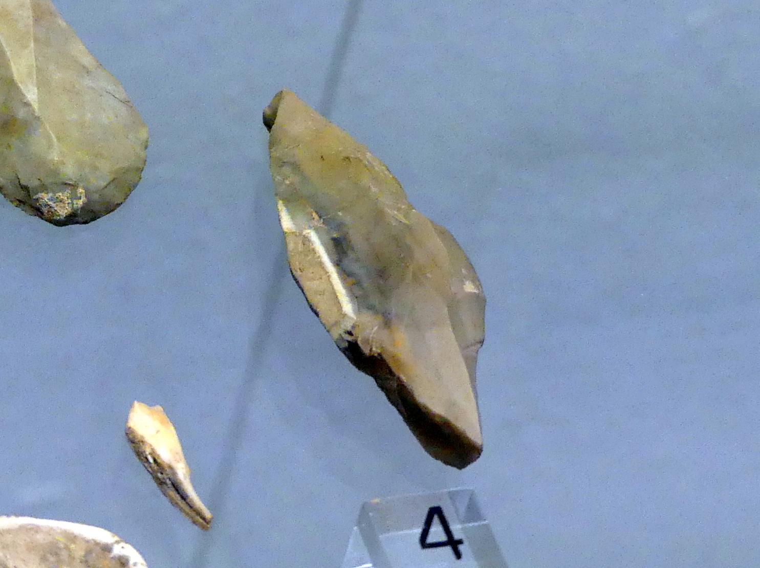 Doppelstichel, Jungpaläolithikum, 43000 - 10000 v. Chr., Bild 1/2