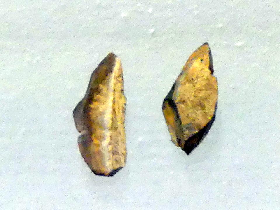 2 Stichel, Jungpaläolithikum, 43000 - 10000 v. Chr., Bild 1/2