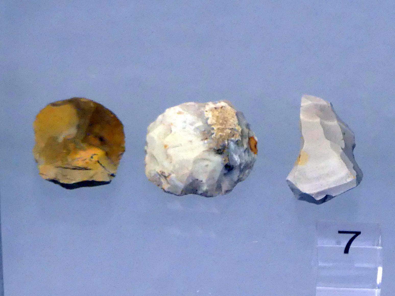 3 Kratzer, Mesolithikum, 9500 - 5500 v. Chr., Bild 1/2