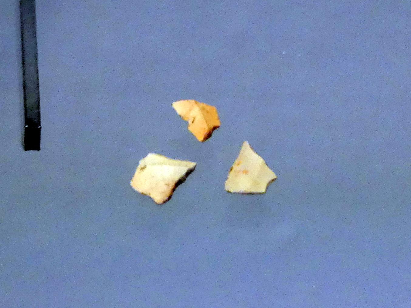 3 Querschneider, Mesolithikum, 9500 - 5500 v. Chr., Bild 1/2