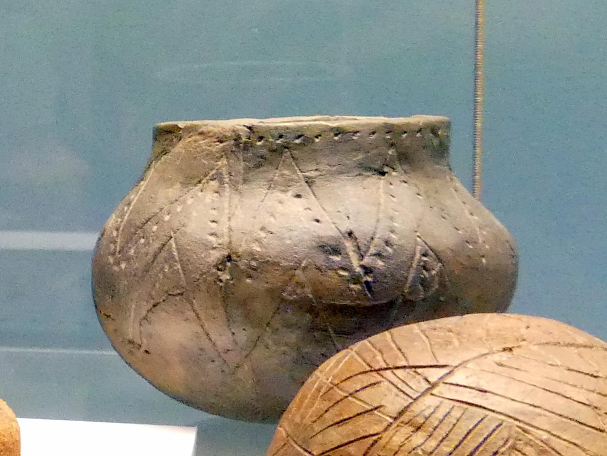 Verziertes Gefäß, Frühneolithikum (Altneolithikum), 5500 - 4900 v. Chr., Bild 2/3