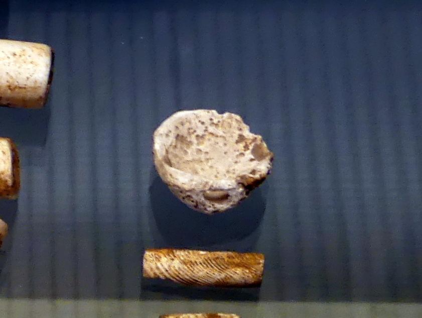 Anhänger, Frühneolithikum (Altneolithikum), 5500 - 4900 v. Chr., Bild 1/3