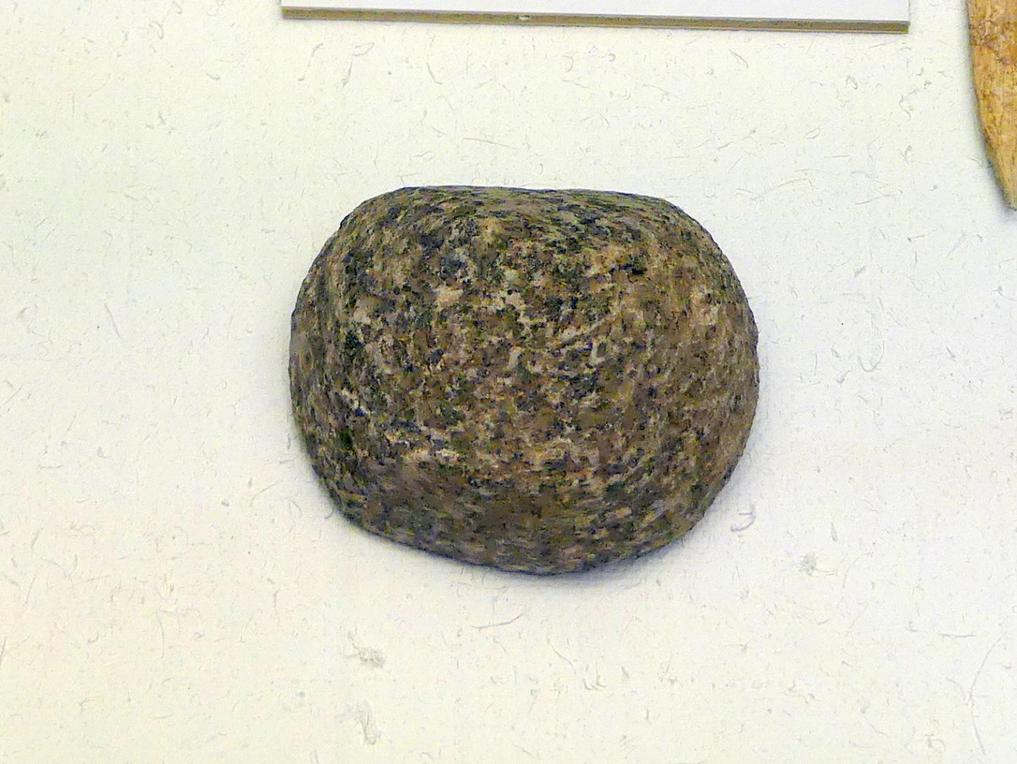 Klopfstein, Frühneolithikum (Altneolithikum), 5500 - 4900 v. Chr., Bild 1/2