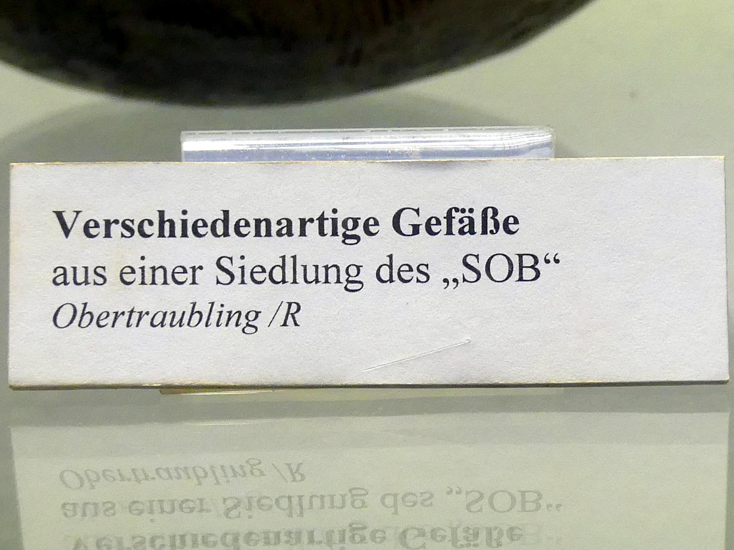 Verschiedenartige Gefäße, Mittelneolithikum, 5500 - 4400 v. Chr., Bild 2/2