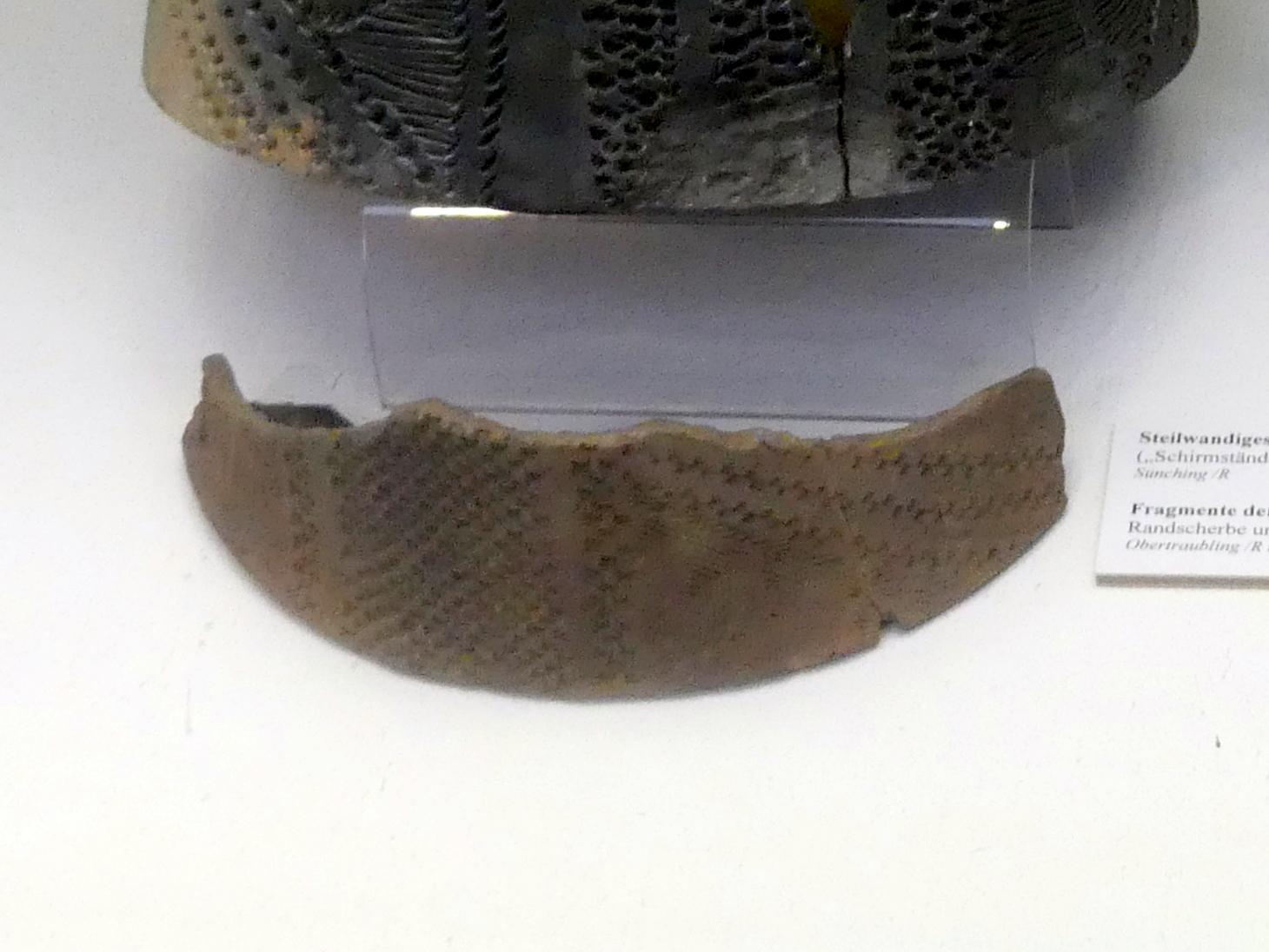 Bodenscherbe eines steilwandigen Gefäßes, Mittelneolithikum, 5500 - 4400 v. Chr.