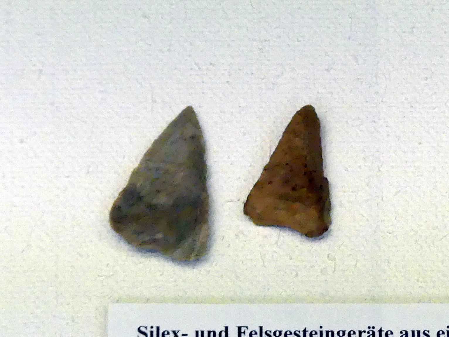 2 Pfeilspitzen, Frühneolithikum (Altneolithikum), 5500 - 4900 v. Chr., Mittelneolithikum, 5500 - 4400 v. Chr., Bild 1/2