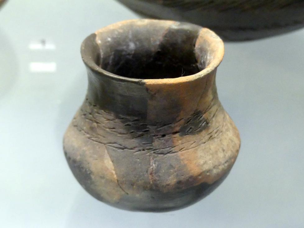Becher mit Stichverziehrung, Mittelneolithikum, 5500 - 4400 v. Chr.