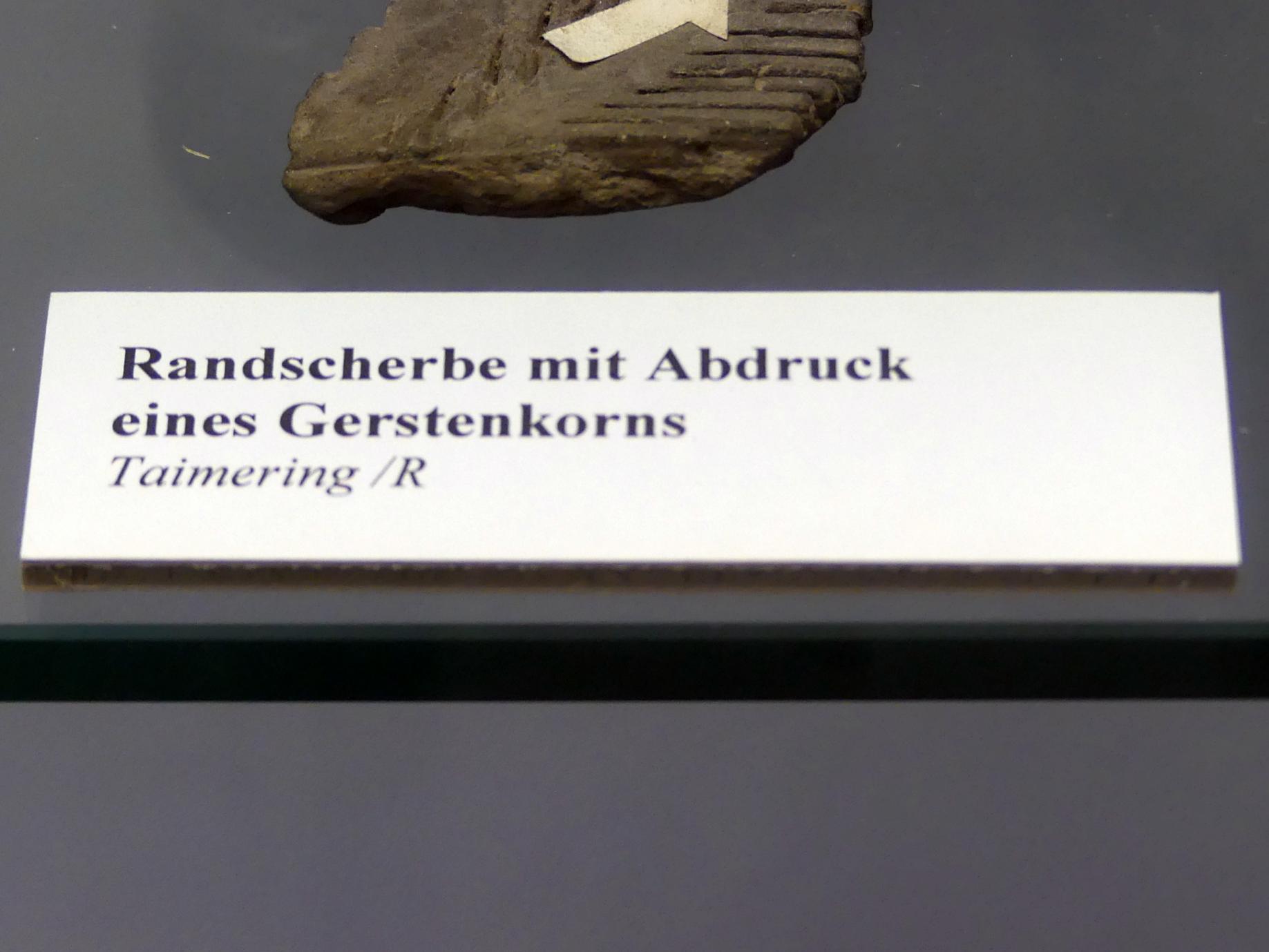 Randscherbe mit Abdruck eines Gerstenkorns, Mittelneolithikum, 5500 - 4400 v. Chr., Bild 2/2