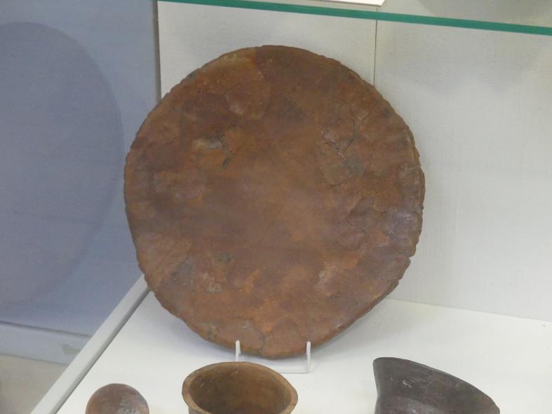Backteller, Jungneolithikum, 4400 - 3500 v. Chr., Bild 1/2
