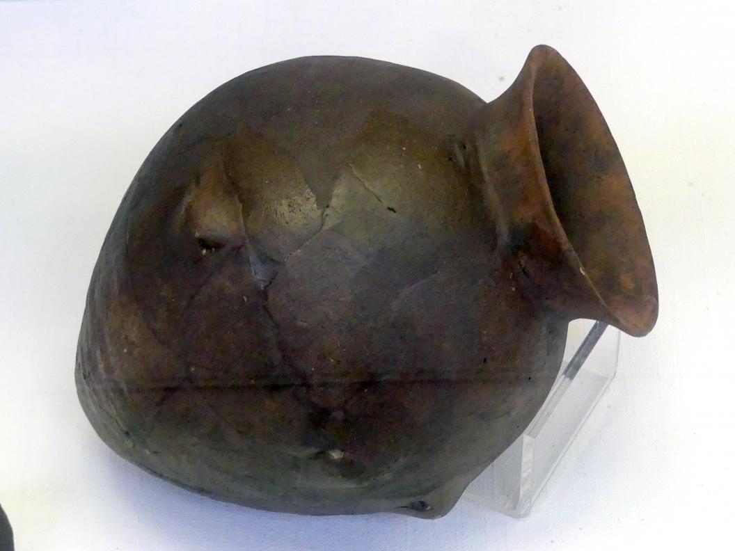 Eiförmiges Gefäß mit Ösenknubben, Jungneolithikum, 4400 - 3500 v. Chr., Bild 1/3