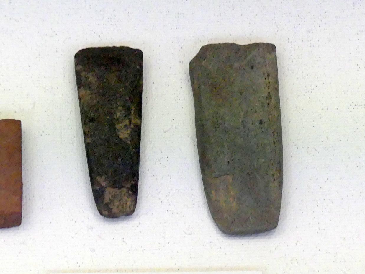 2 Steinbeile, Spätneolithikum, Undatiert
