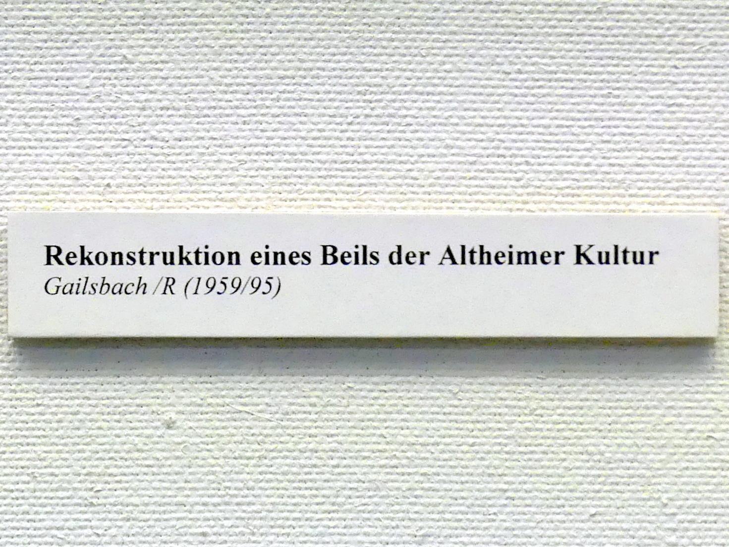 Rekonstruktion eines Beils der Altheimer Kultur, Jungneolithikum, 4400 - 3500 v. Chr., Bild 2/2
