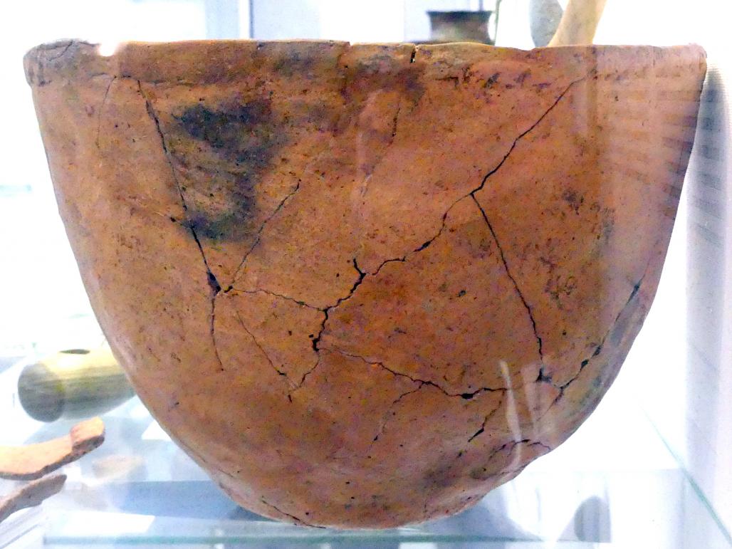 Großgefäß, Jungneolithikum, 4400 - 3500 v. Chr., Bild 2/3