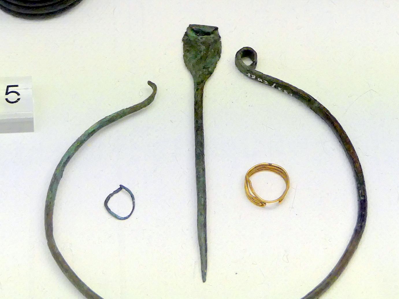 Ruderkopfnadel, Frühe Bronzezeit, 3365 - 1200 v. Chr., Bild 1/2
