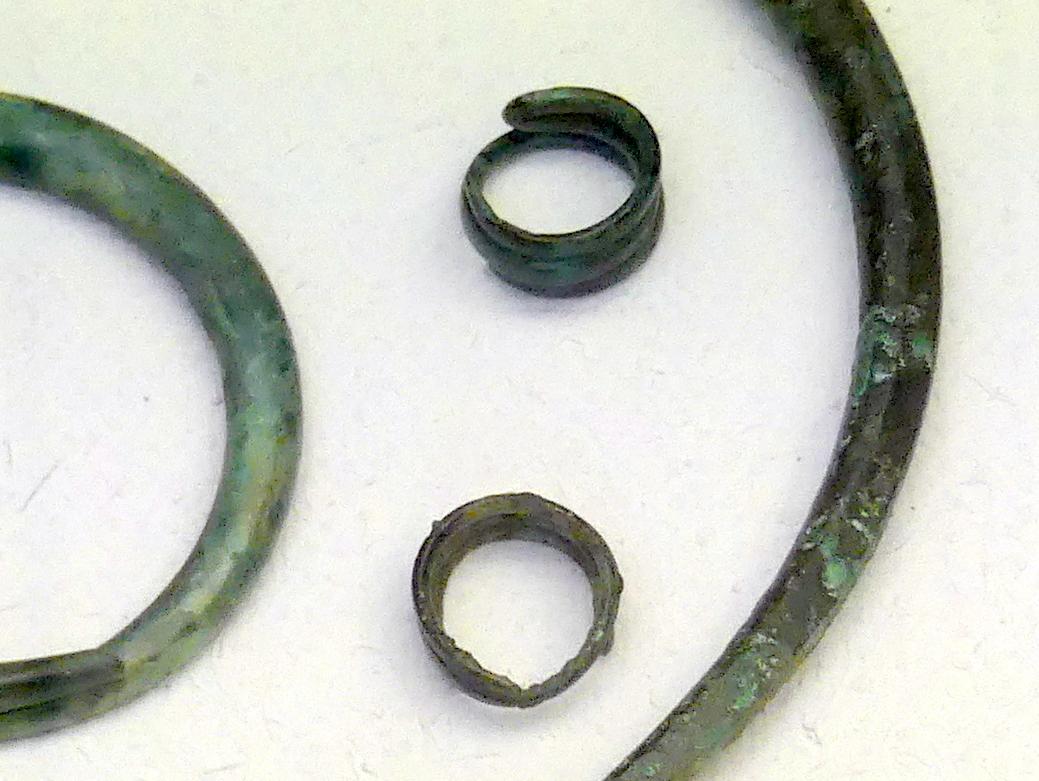 2 Lockenringe, Frühe Bronzezeit, 3365 - 1200 v. Chr.