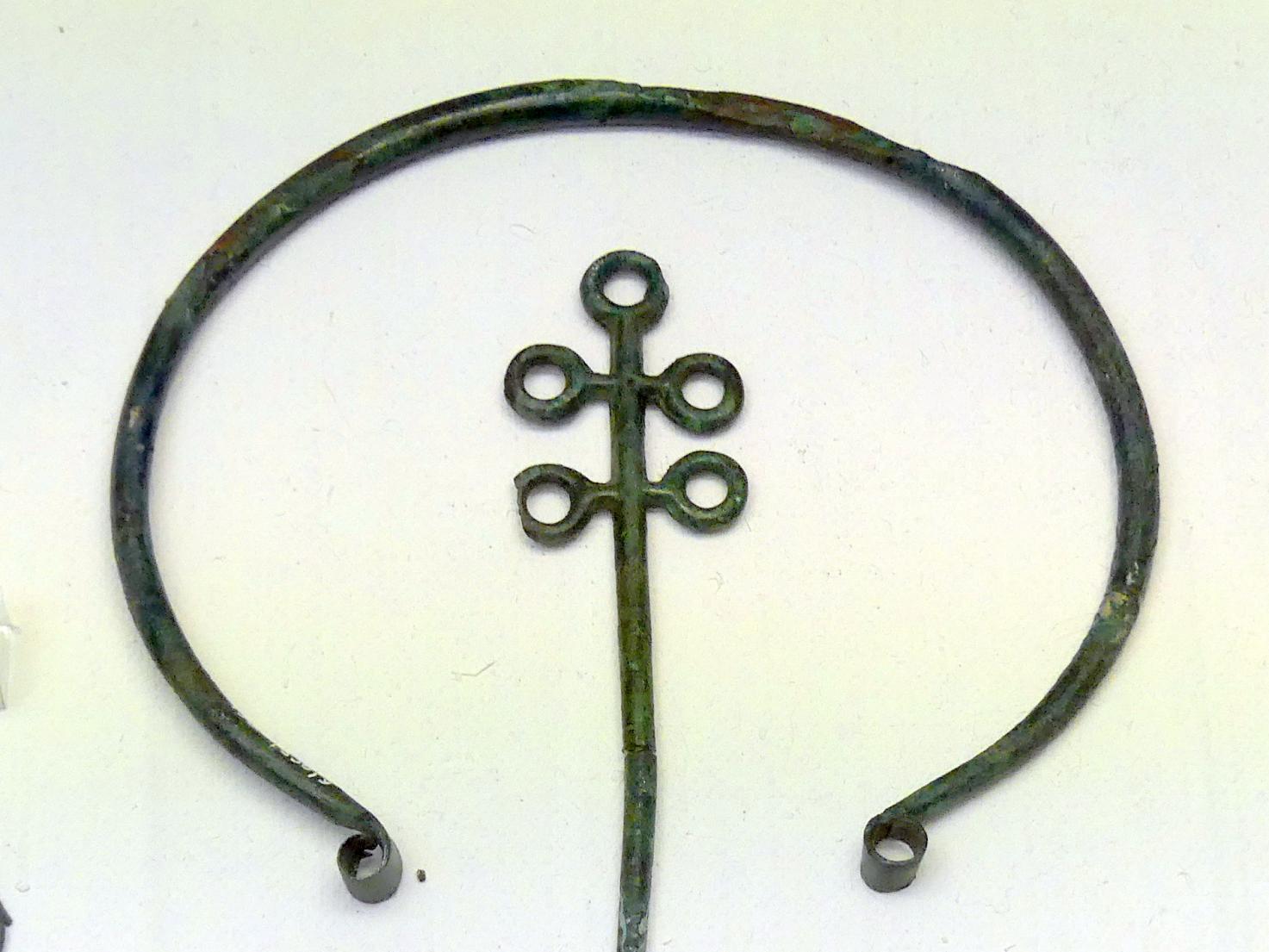 Öenhalsring, Frühe Bronzezeit, 3365 - 1200 v. Chr., Bild 1/2