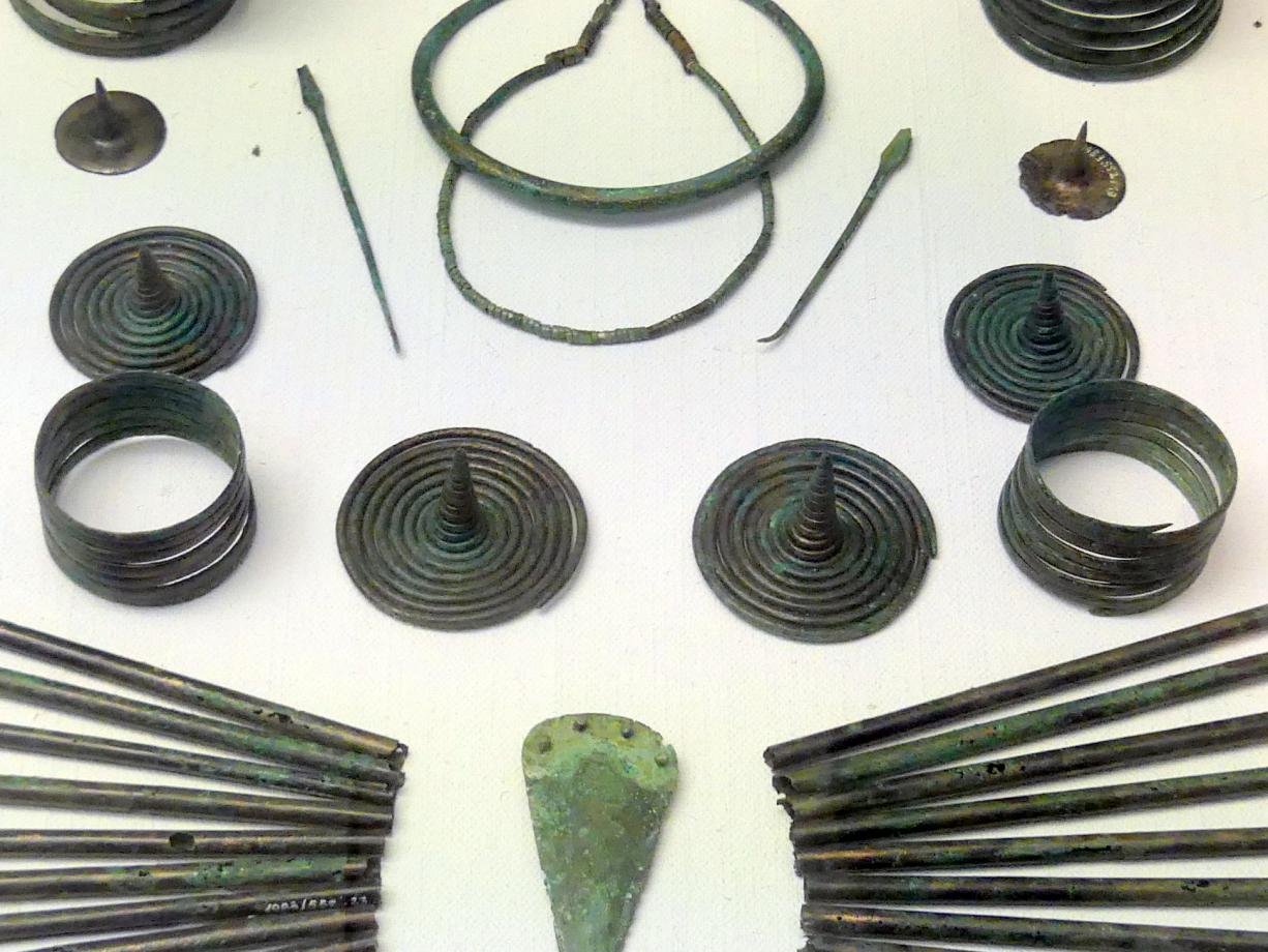 2 Spiralarmringe, Frühe Bronzezeit, 3365 - 1200 v. Chr.
