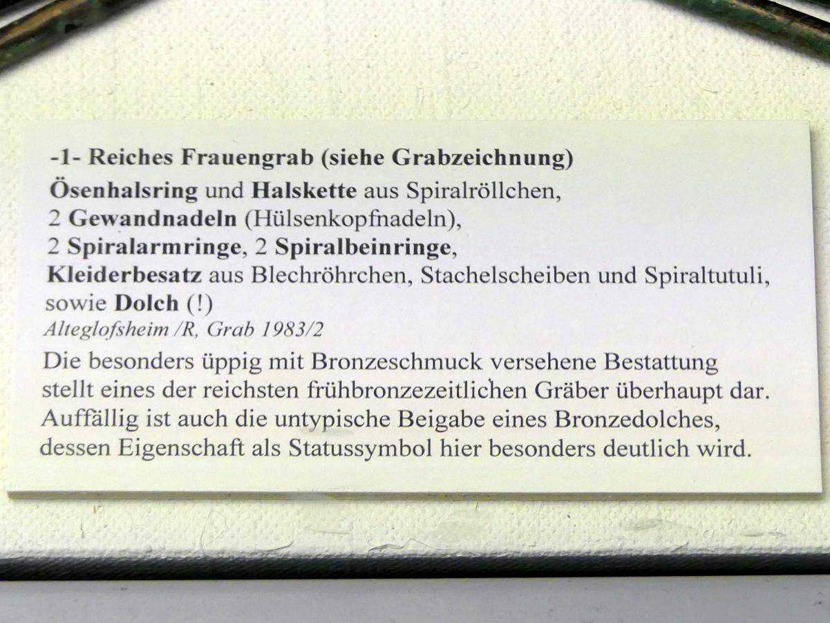 2 Spiralbeinringe, Frühe Bronzezeit, 3365 - 1200 v. Chr., Bild 2/2