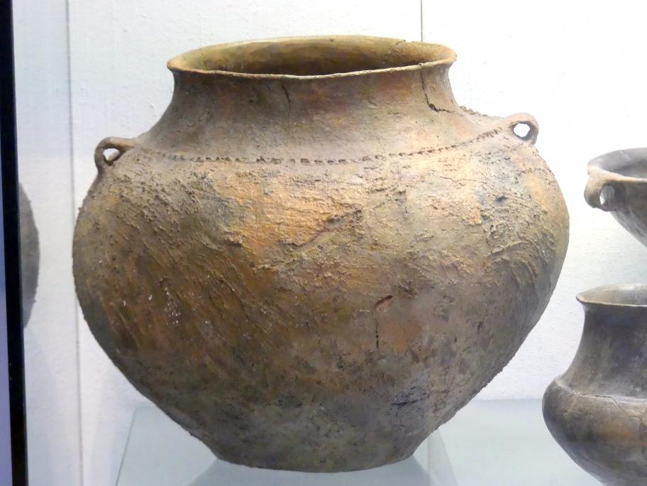 Großgefäß mit Schlickrauhung, Frühe Bronzezeit, 3365 - 1200 v. Chr., Bild 2/3