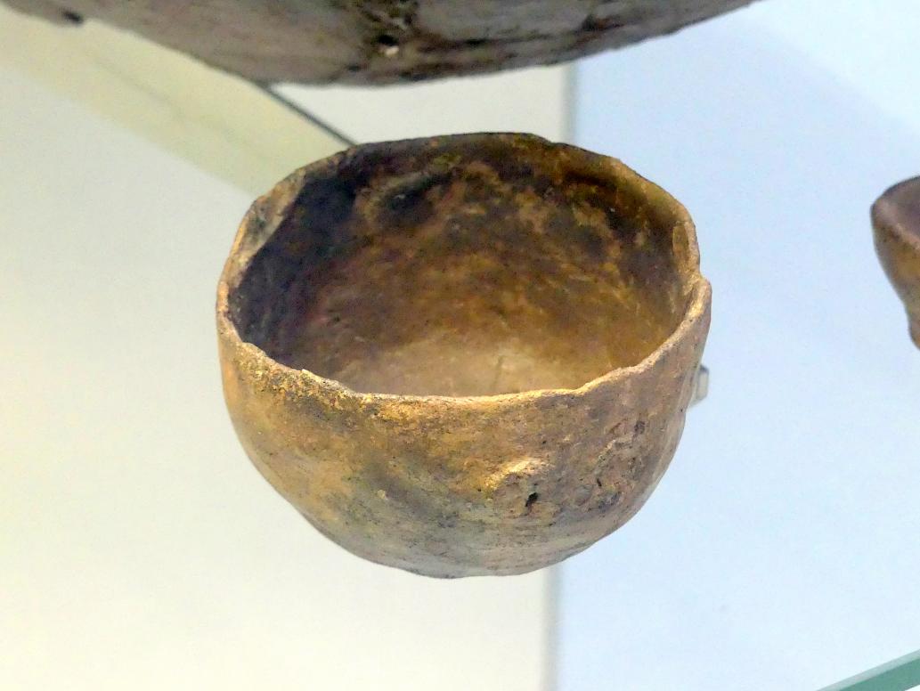 Schlichter Napf, Frühe Bronzezeit, 3365 - 1200 v. Chr., Bild 1/3