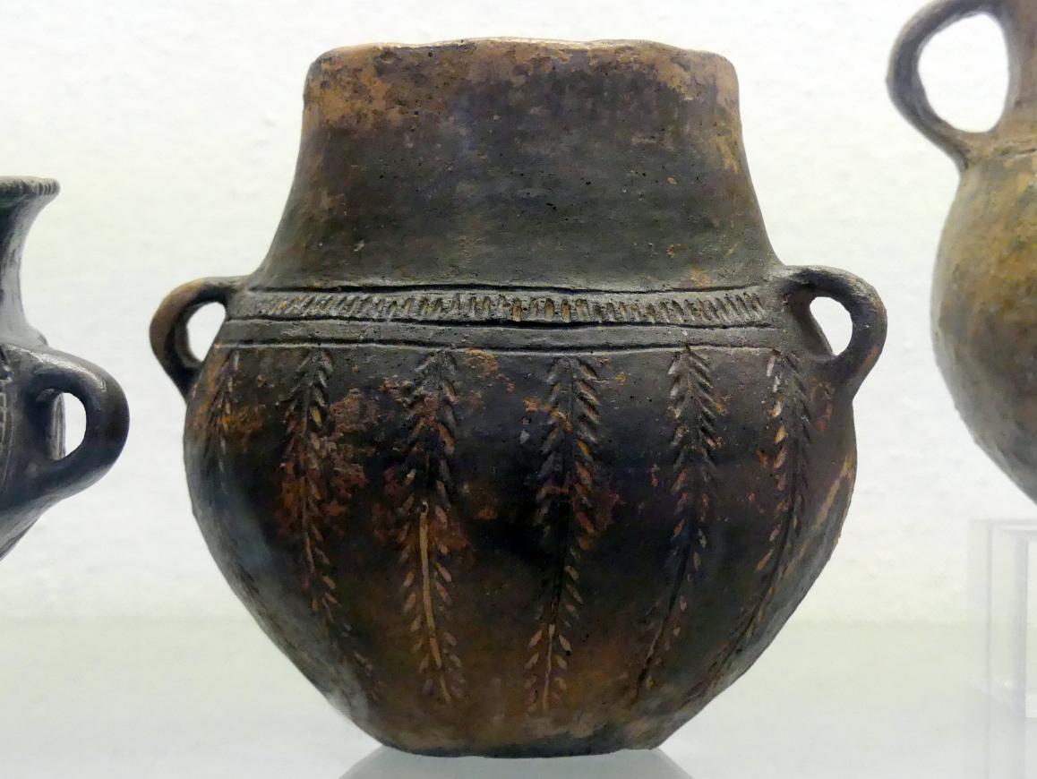 Amphore mit Leiterband- und Tannenzweigmuster, Mittlere Bronzezeit, 3000 - 1300 v. Chr.