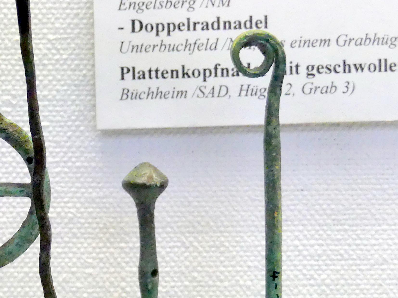 Vierkantnadel mit doppelkonischem Kopf und durchbohrtem Schaft, Mittlere Bronzezeit, 3000 - 1300 v. Chr., Bild 2/3