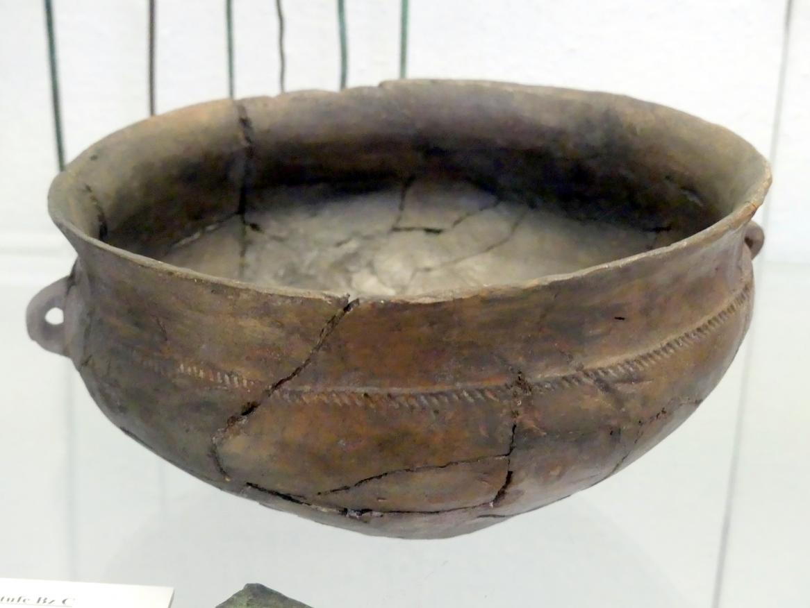 Henkelschüssel, Mittlere Bronzezeit C1, 1500 - 1400 v. Chr., Bild 1/2