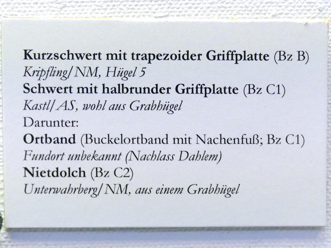 Kurzschwert mit trapezoider Griffplatte, Mittlere Bronzezeit B, Undatiert, Bild 3/3