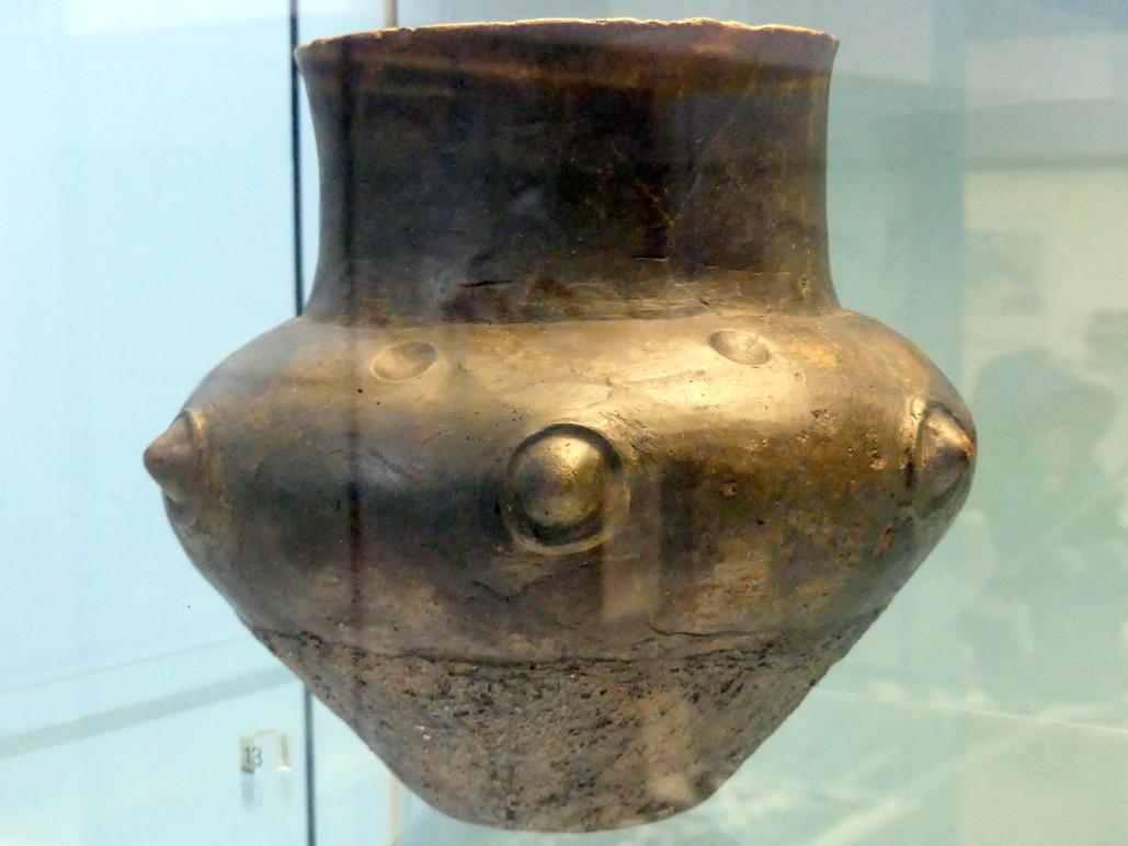 Großes Tongefäß, Bronzezeit, 3365 - 700 v. Chr., Bild 1/4