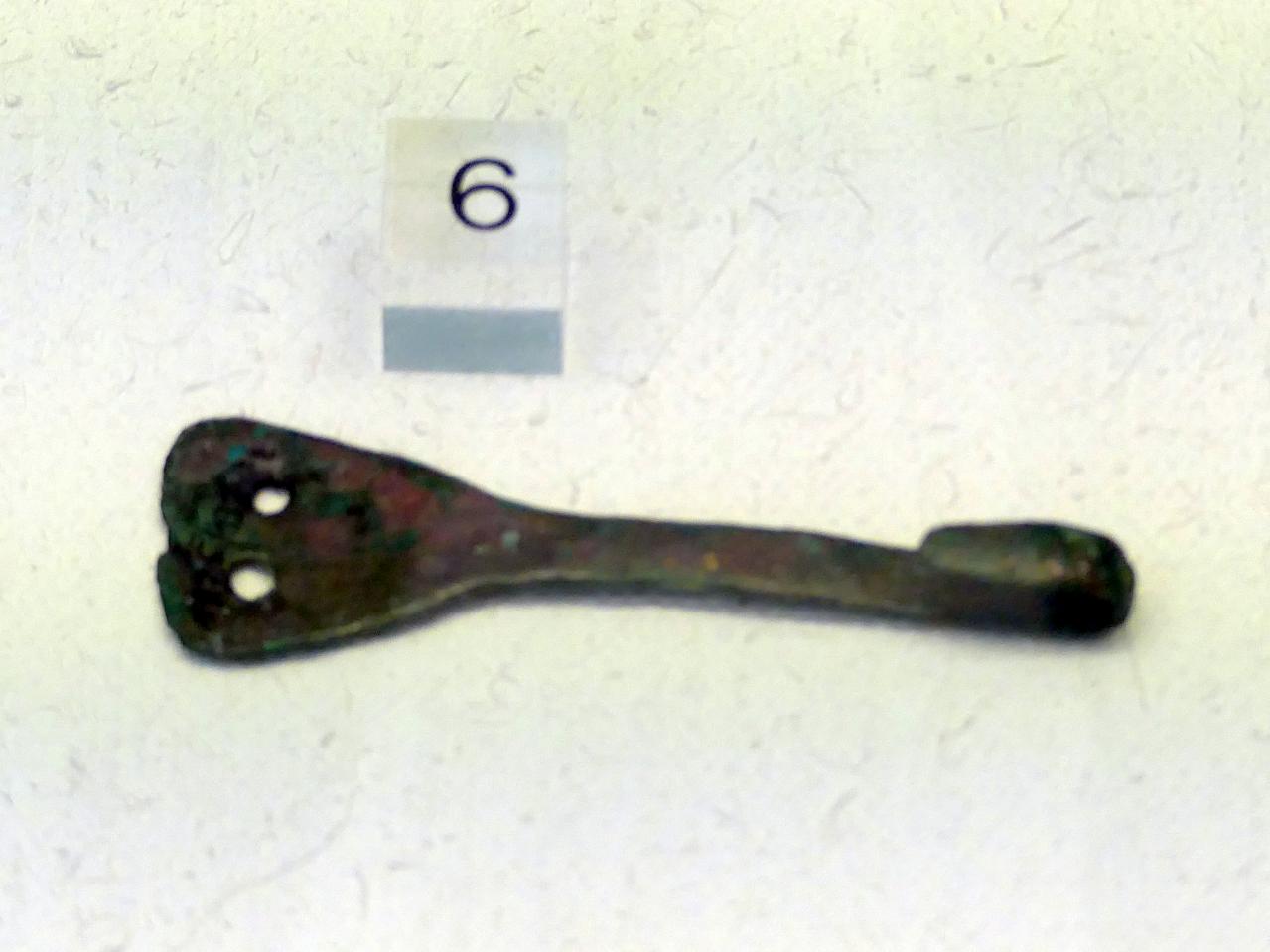 Gürtelhaken, Bronzezeit, 3365 - 700 v. Chr., Bild 1/3