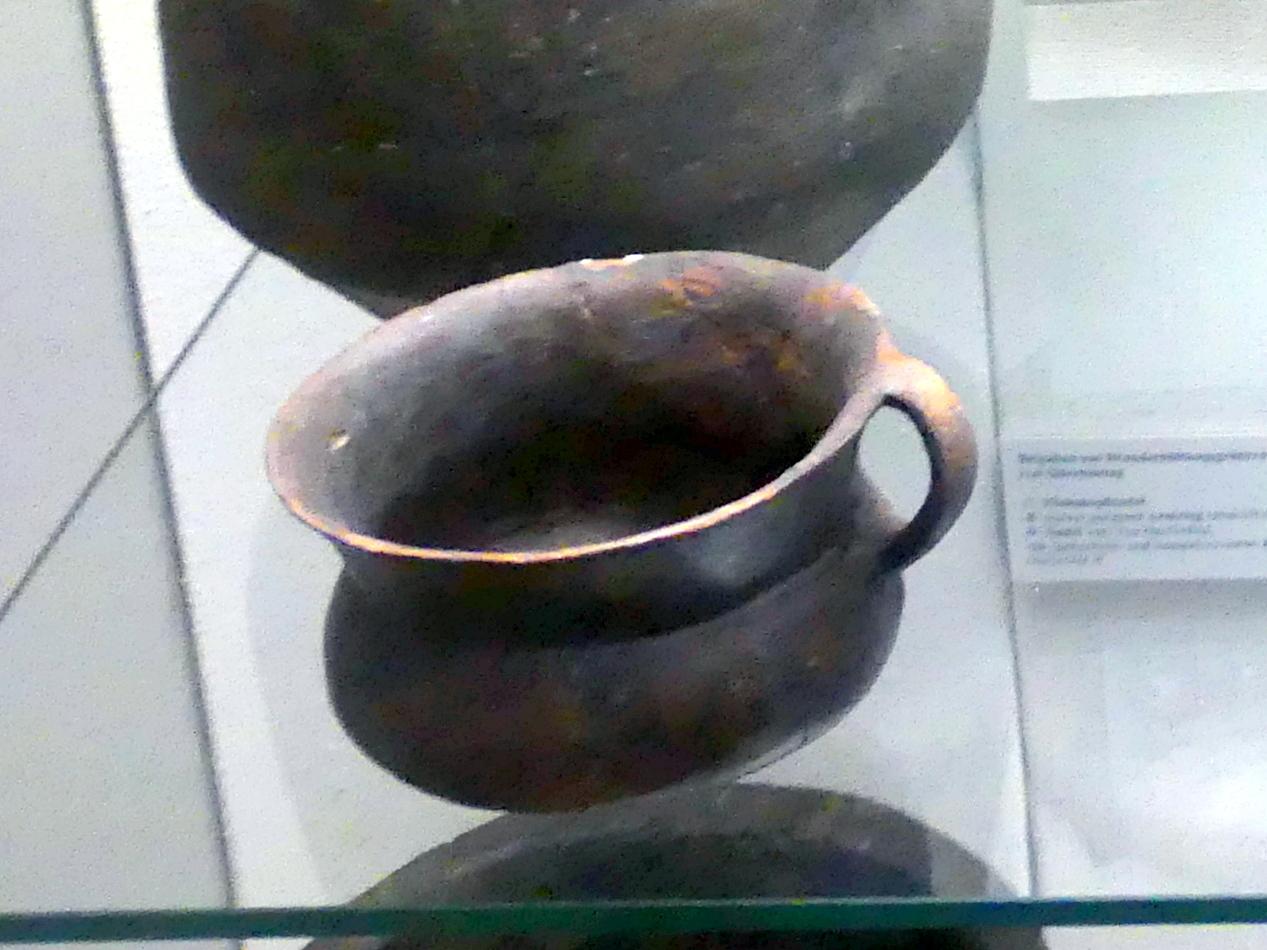 Henkeltasse, Späte Bronzezeit D, Undatiert, Bild 2/3