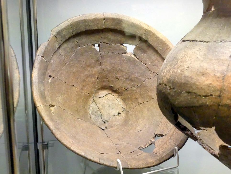 Deckelschale einer Urne, Späte Bronzezeit D, Undatiert