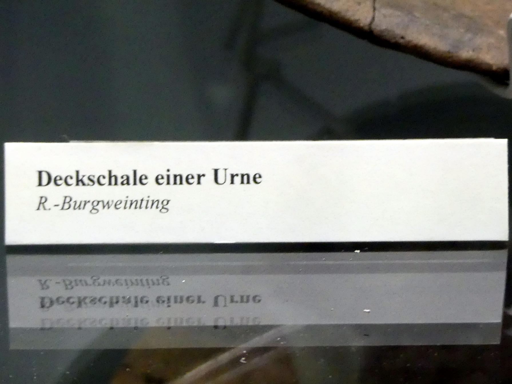 Deckelschale einer Urne, Späte Bronzezeit D, Undatiert, Bild 2/2