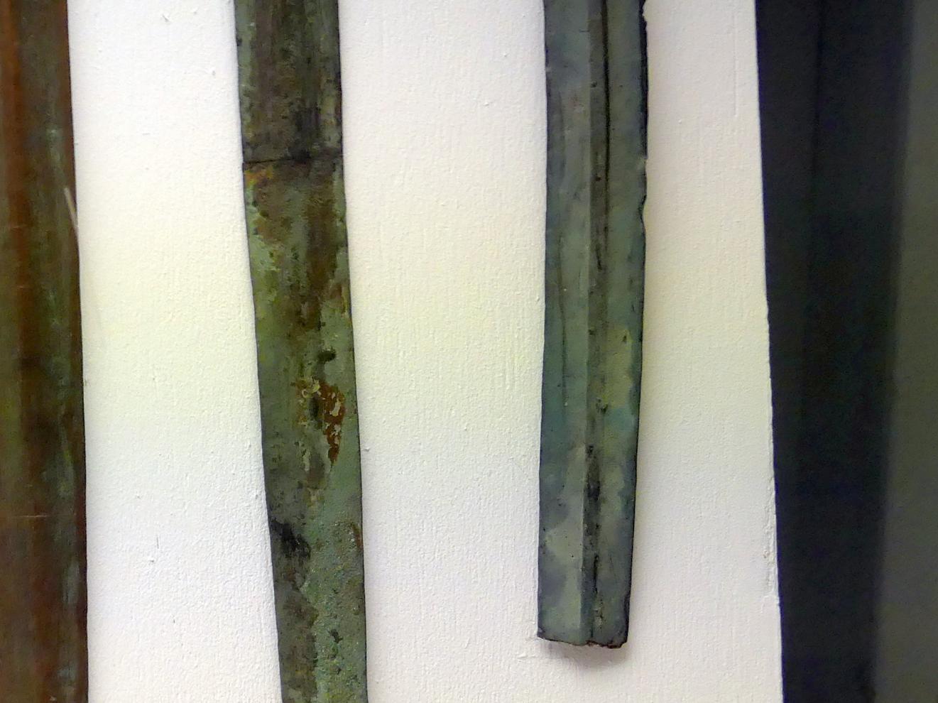 Achtkantschwert (Spitze abgebrochen), Mittlere Bronzezeit C1, 1500 - 1400 v. Chr., Mittlere Bronzezeit C2, Undatiert, Bild 3/4